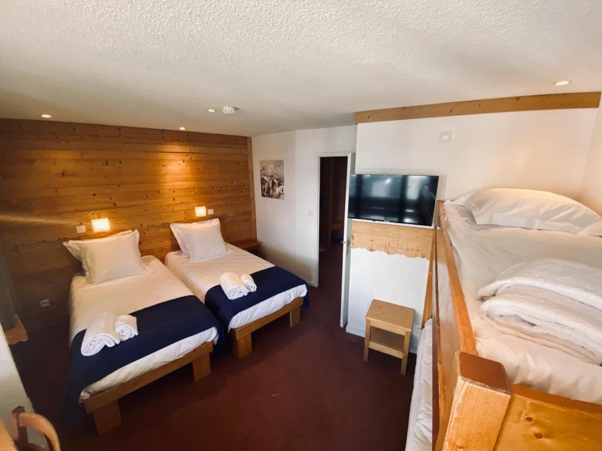 Curling Hotel & Bar Тин Екстериор снимка
