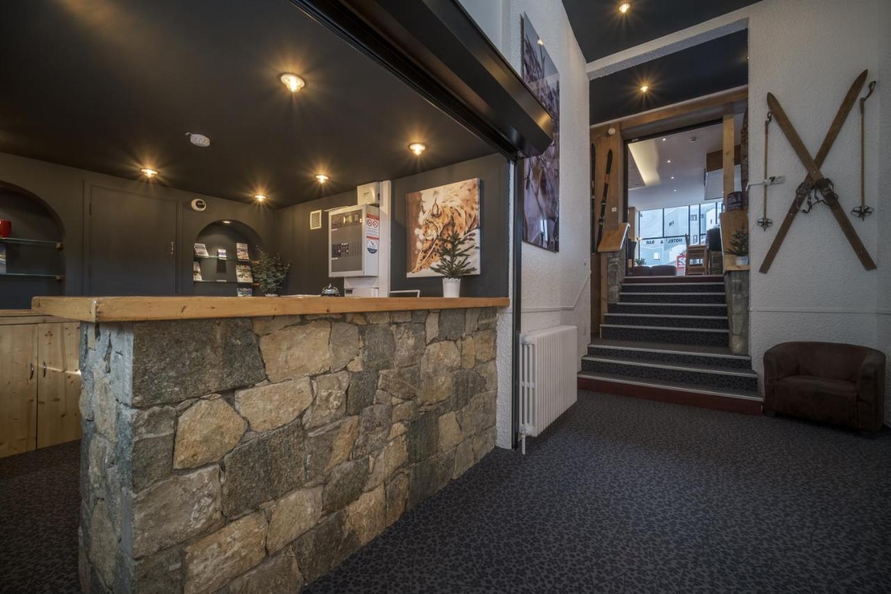 Curling Hotel & Bar Тин Екстериор снимка