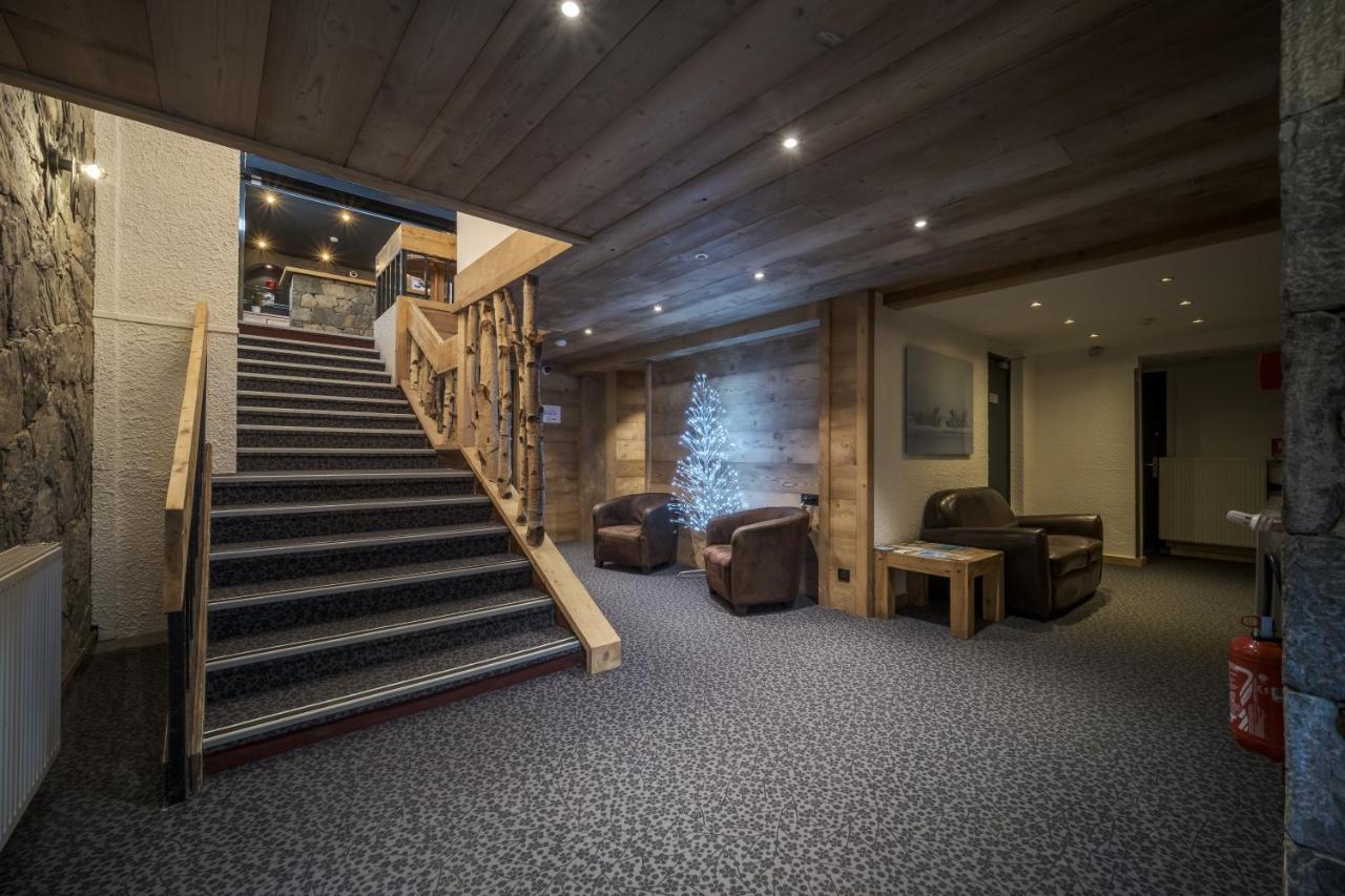 Curling Hotel & Bar Тин Екстериор снимка